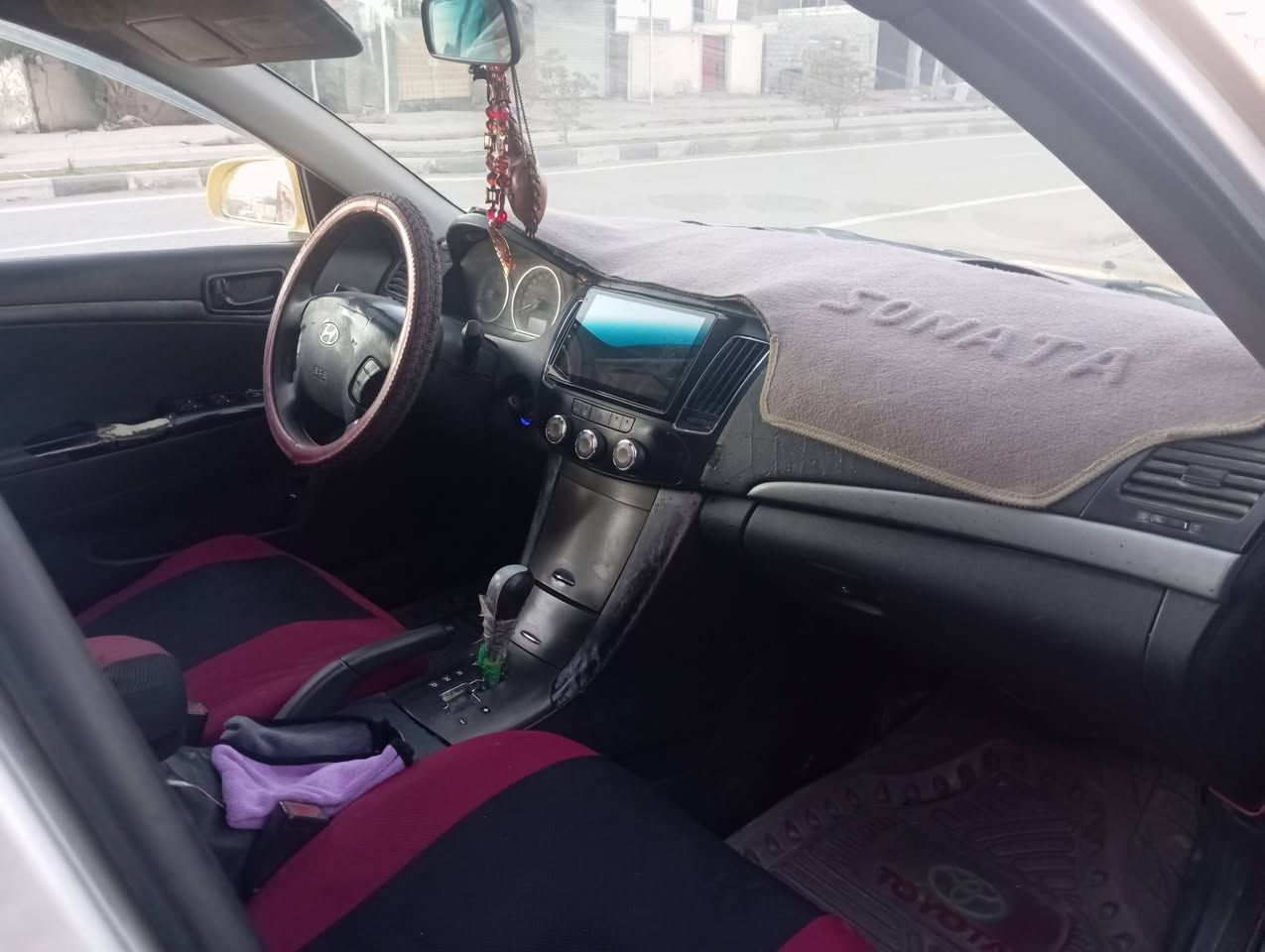 سوناتا اصفر خصوصي رقم اربيل للبيع او المراوس حسب القناعه 
وارد كوري موديل ٢٠٠٩
حجم المحرك خطين ٢٠٠٠
بيه شبر يم قبق البانزين دحجه خارجيه فقط بل كشر كفاله دواخل 
كير محرك حداديه كله جديد تبريد شغال شاشه لايتات  زنون كهرائيات كله شغاله
السعر ٧٥ وبيه حك الجيه 
الموقع النجف المشخاب 
رقم التلفون ***********
