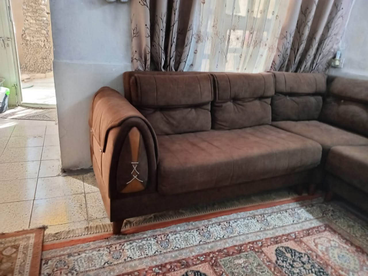 ديوان ١٠ مقاعد سرير مخزن تركي ماركه موظحه بصوره بدون اي ظرررر نظيف كلش مكان دوره الاثورين الشراي *********** واتس
