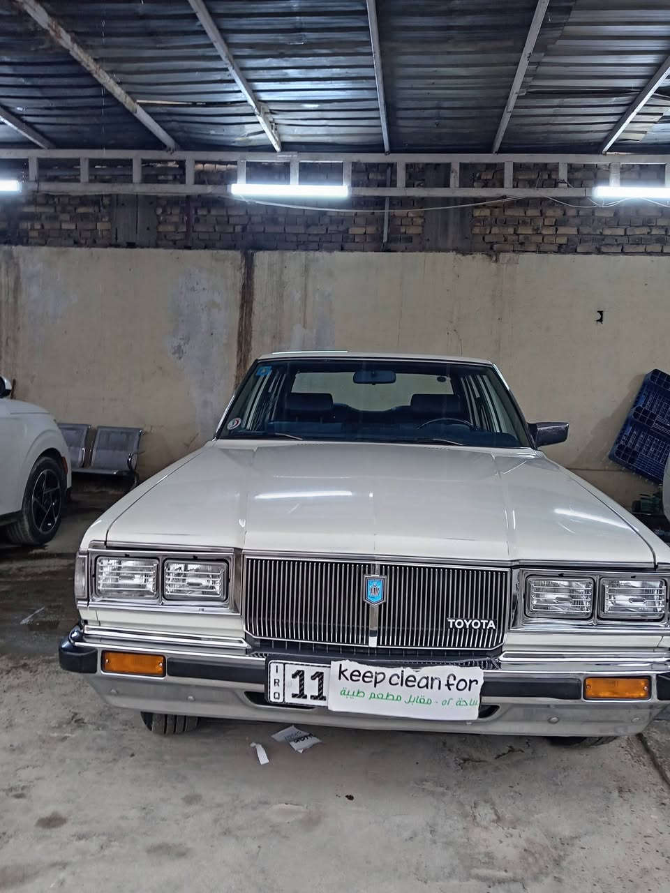 السلام عليكم كراون ديلوكس للبيع موديل 82 ماشيه 122 سياره بلاد شركه *********** ***********
