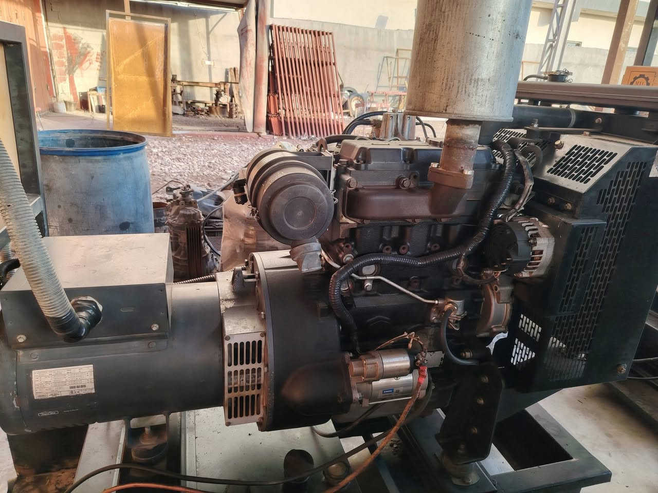 السلام عليكم اخوان مولدات بيركنز 3سلندر انگليزي أصل كامل شغال 30KV. اي إستفسار
***********
