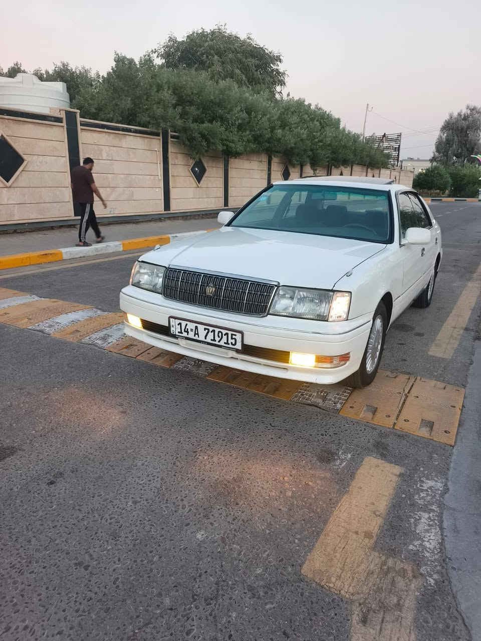 سلام عليكم راس الثور موديل 97 رقم بصره انكليزي ابسمي سنويه مجدده لل 30 مكينه وكير بلكارتون مكفوله من الكص والنقل فول مواصفات فتحته سنتر لوك شقال شاصي 55 السعر 85وبيه مجال كهربائيات شقاله حداده حلوه طخم تاير مكاني بصره سفوان وانا مكلف بلنشر رقم الهاتف ***********

