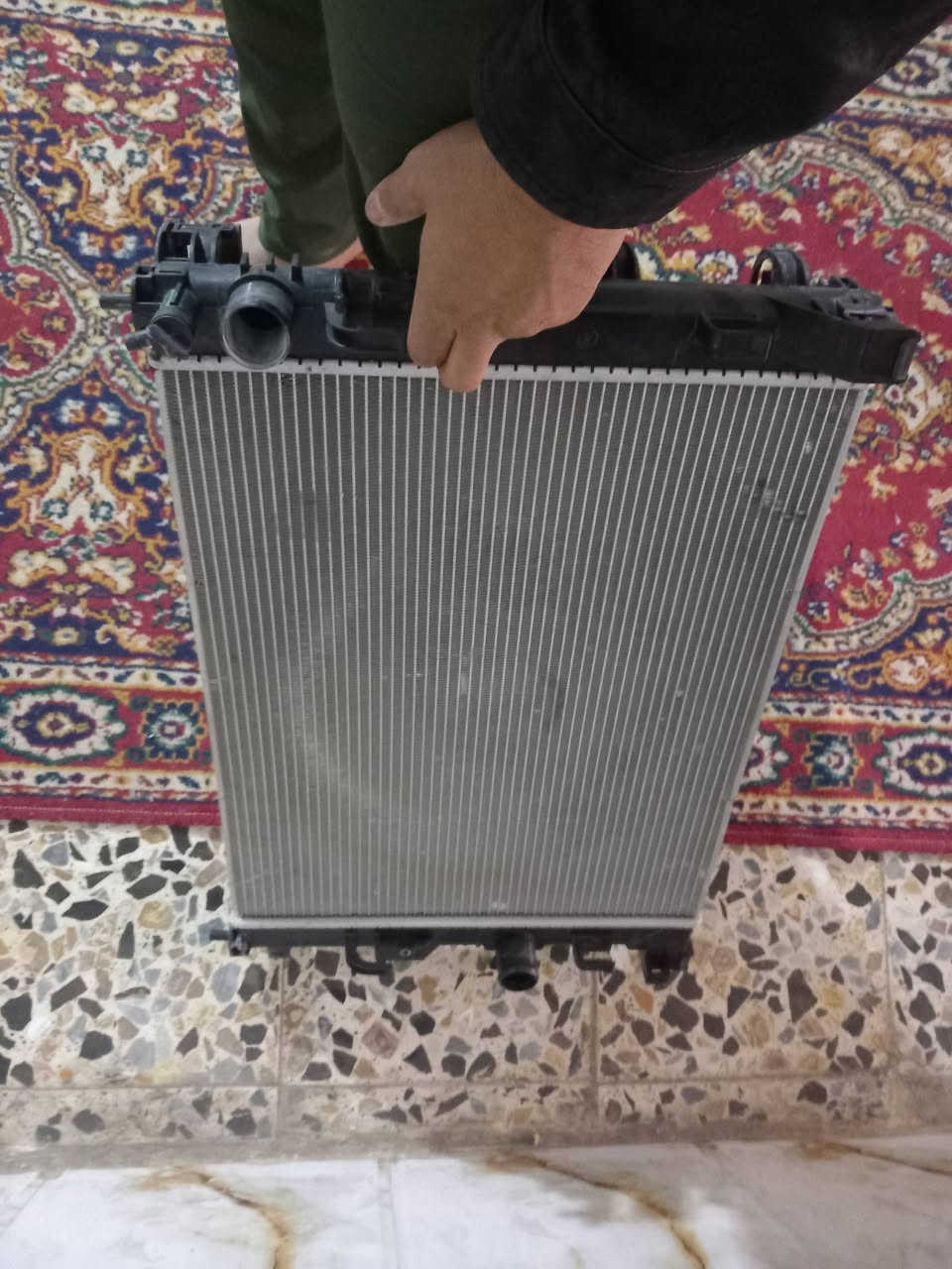 السلام عليكم راديتر كيكس 2023 بلادي للبيع بي فقط قراصه الراجع يرادلها تبديل *********** راديتر اصليه مكفوله وكلش نظيفه
