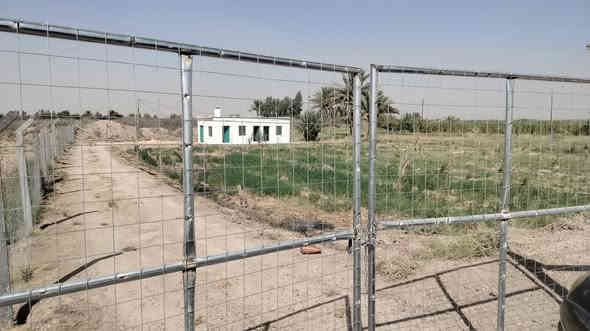 (2800م ) للبيع امسيج بي ار سي وبيه غرفتين وخدماتهن وكهرباء ومزروع نخل ٥٥ وجه التبليط 45 م ونوال ٦٣
الموقع الدورة عرب جبور شارع 37 قرب تل أعمر ومضيف شيخ شفيق المعجون الجبوري 
السعر ٣٩ واقع حال 
*********** واتساب
ابو ليث
