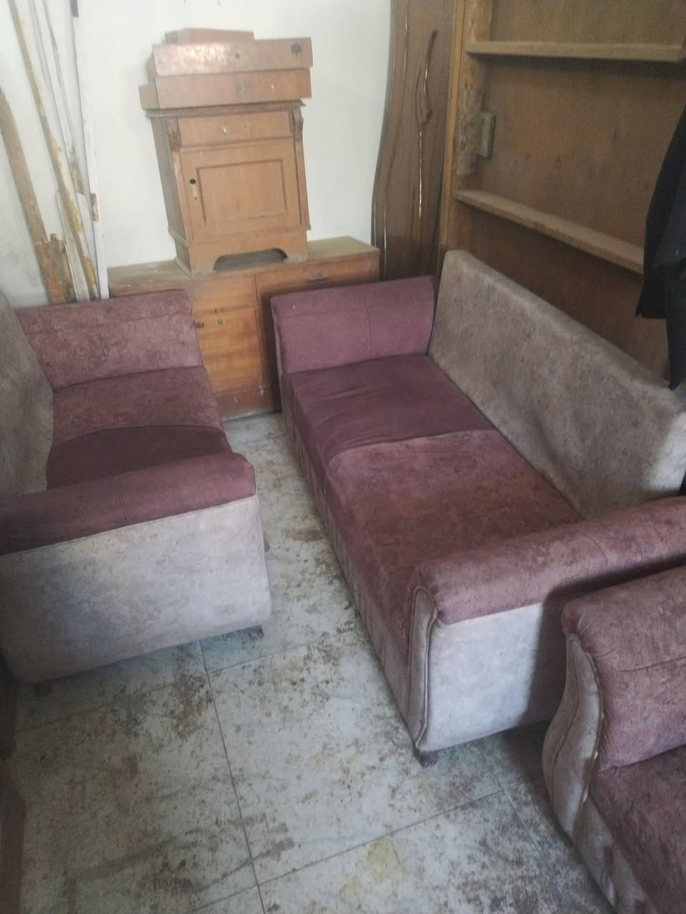 السلام عليكم
تخم قنفات ٦ مقاعد مع ميز طعام
الجميع التخم مع الميز
١٠٠ الف
المكان الكريعات مقابل مطعم البلام العائلي
موبايل ***********
لانرد على التعليقات فقط الاتصال
