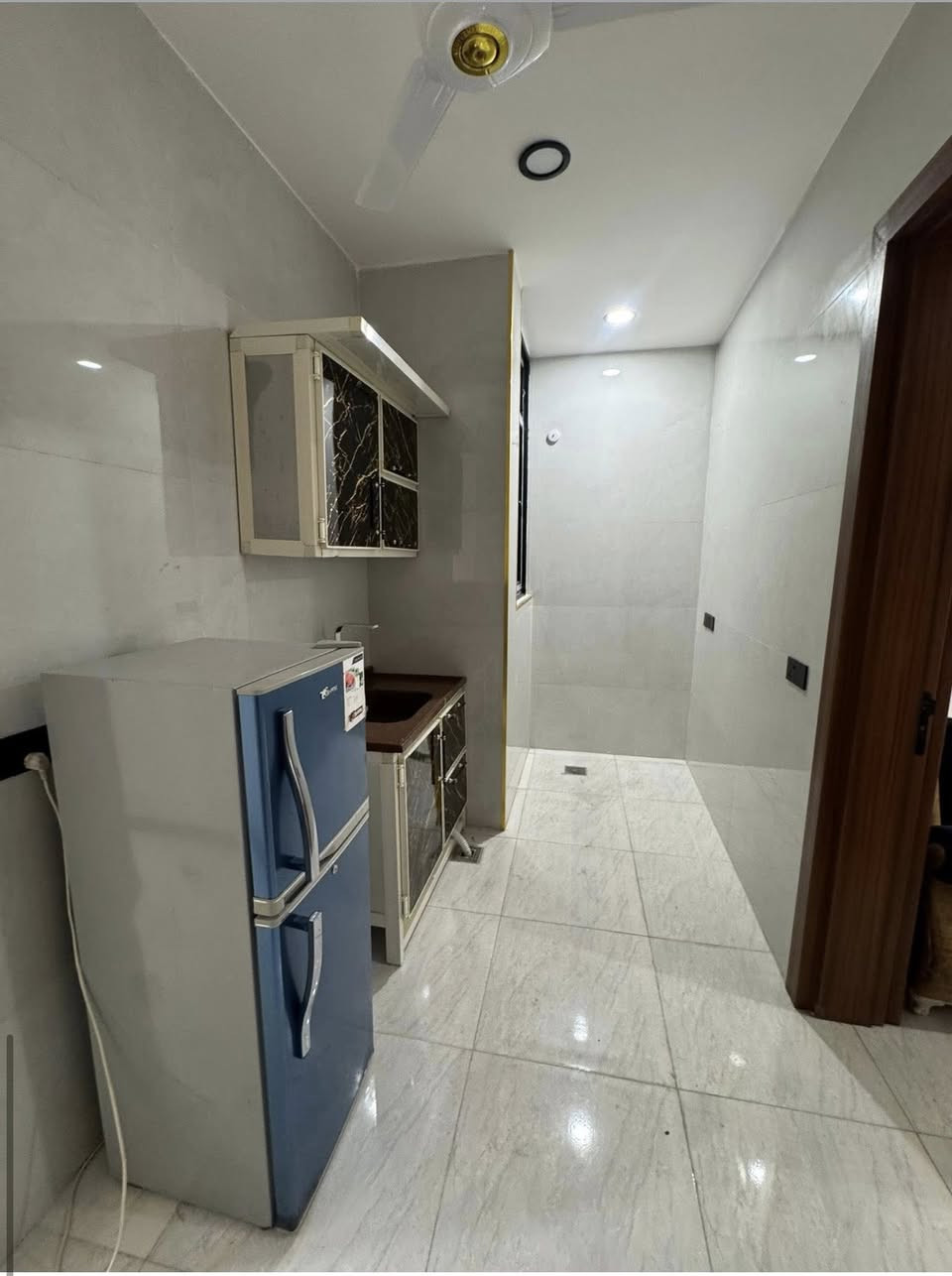 للايجار
شقة موثثة 

طابق اول 

غرفتين وصالة وخدمات 
مصعد شغال 24 ساعة 

الاعضمية📍
قرب قاسم ابو الكص 📍

للاستفسار 
📞***********
