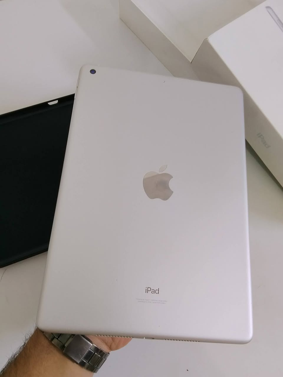 ايباد 9 نضافة90% ذاكرة256 مكفول بي لاسق شاشة وكارتونة وشاحنة اصلية ومتوفر ايباد 10 .....
نهايتة225قفل بغداد***********.
