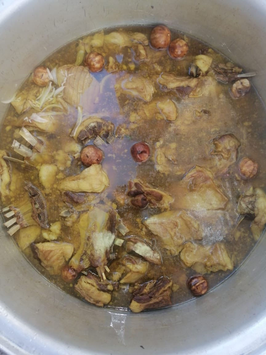 السلام عليكم اني طباخ اطبخ اعراس فواتح كافه المناسبات والعزائم تجهيز عزائم  للتواصل ***********
