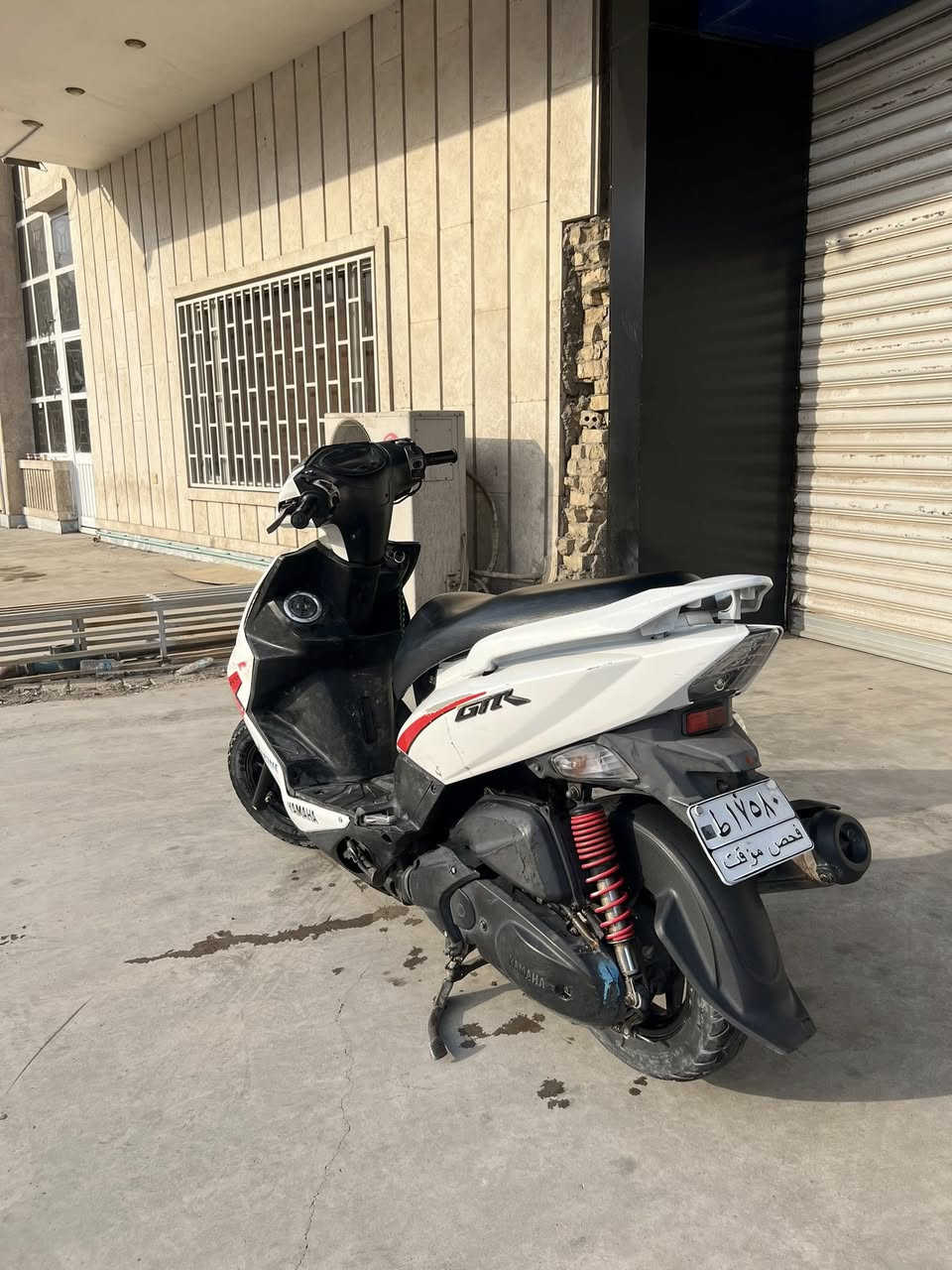 السلام عليكم GTR دراجه حلوه و نضيفه و ؏ اديه جاهزه من كلشي عيب واحد ماكو بيها برغي نقص تاخذها و تروح بلاش ممفتوحه الدراجه و شديت الها دبلات جدد خافيه و تاير خلفي لان بصوره حاط دبلات البلاديه و الي بيها هسه بيض مسوي ادامه و كلشي جديد من التاير للتاير عنواني بغداد رقم *********** سعرها 875 و بيها مجال بسيط الي تفيده يخابرني و سهلا اسف ؏ اطاله بس علمود اوضح الصوره
