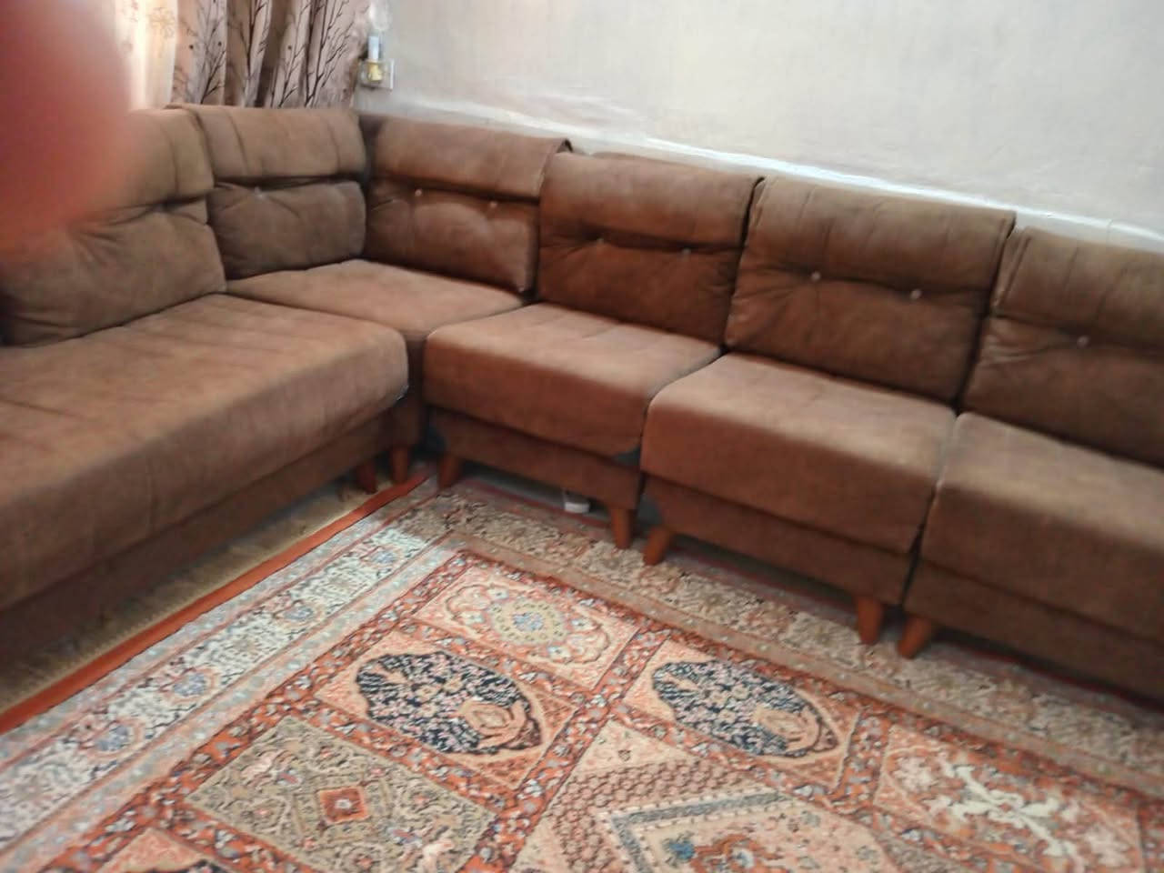 ديوان ١٠ مقاعد سرير مخزن تركي ماركه موظحه بصوره بدون اي ظرررر نظيف كلش مكان دوره الاثورين الشراي *********** واتس
