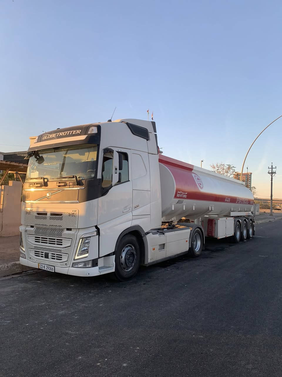 ٢٠١٧ریتایدەر
٧٠٠ رۆشتوە
***********
