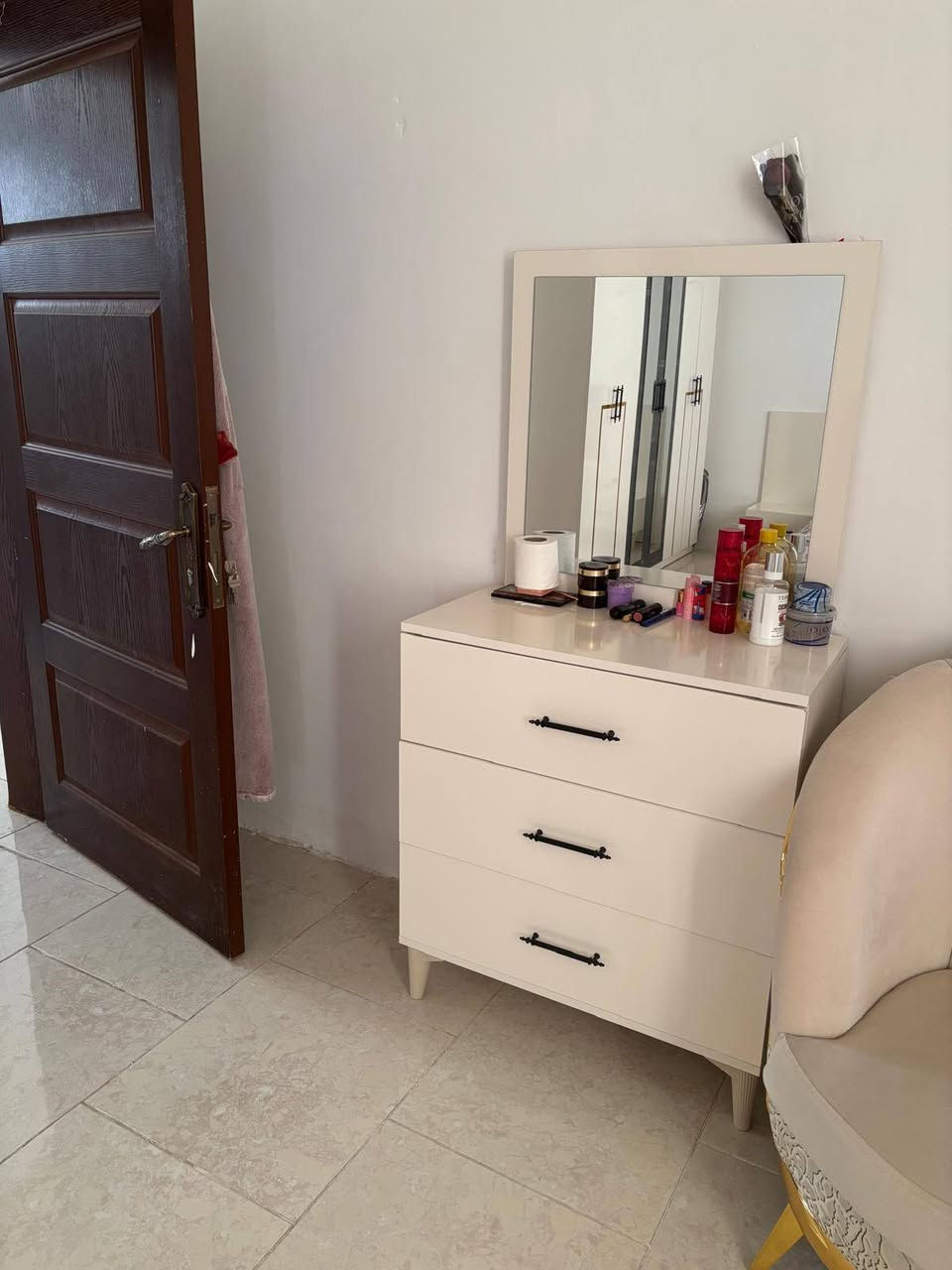 تاخم نوم 6قتعه بس مزود سعره 450 الف قفل ويا دوشك مکان اربیل 
تاخم نۆم6پارجە لۆک تەنها بەستراوە دۆشکیشی لە گەلە ٤٥٠قفل شوێن هه ولێر ***********
