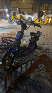 دراجه لبيع سرعته ٥٠ سعرها  250 قفل07748011169