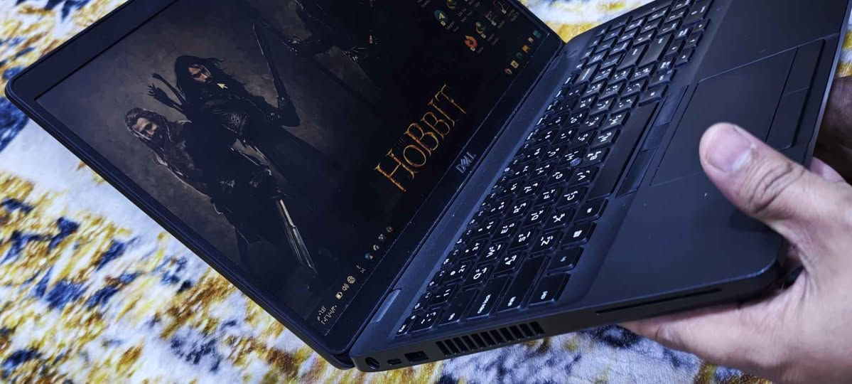 لابتوب للبيع نضافه فول ذاكرة 512 ssd عشوائيه 32 وباقي التفاصيل بلصور سعره 725 وبيه مجال قليل يصلح للطلاب والهندسه وبرامج الفتشوب والورد واكسل  ما محتاجه وريد بيعه ما مستخدمه نضافته فول 
*********** البصرة, العراق
