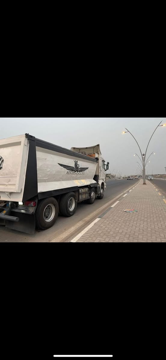 سلام عليكم سكانيه لبيع مديل 2013مسجله 20سياره جديد مكينه ثمانيه نجكتر 500 كير الف أو مجموعه مثلثات خفيفه سياره ما بيه نقص. ***********
