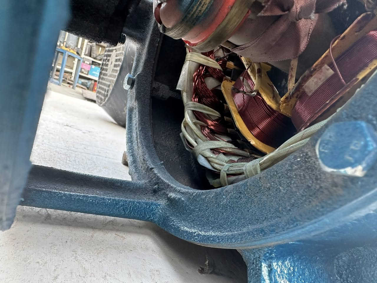 السلام عليكم  
راس توليد  10  KVA نوع  دولفين  ثري فيز  مامشتغل ابد  جديد جديد موضح بالصور الملف نحاس   مكاني بصرة


**إذا كنت صاحب هذا الإعلان وتريد حذفه لأي سبب، رجاءا أرسل رسالة إلى الدعم الفني**