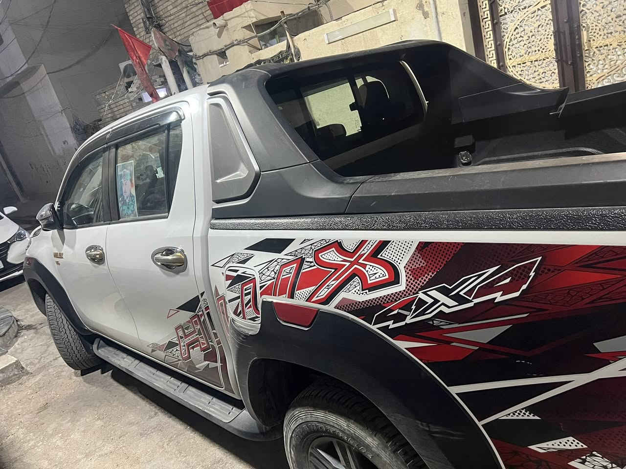 سلام عليكم ورحمة الله وبركاته 
هايلوكس موديل 2023
6سلندر 
السعر 38000وبيها مجال

‭0771 781 7662‬
