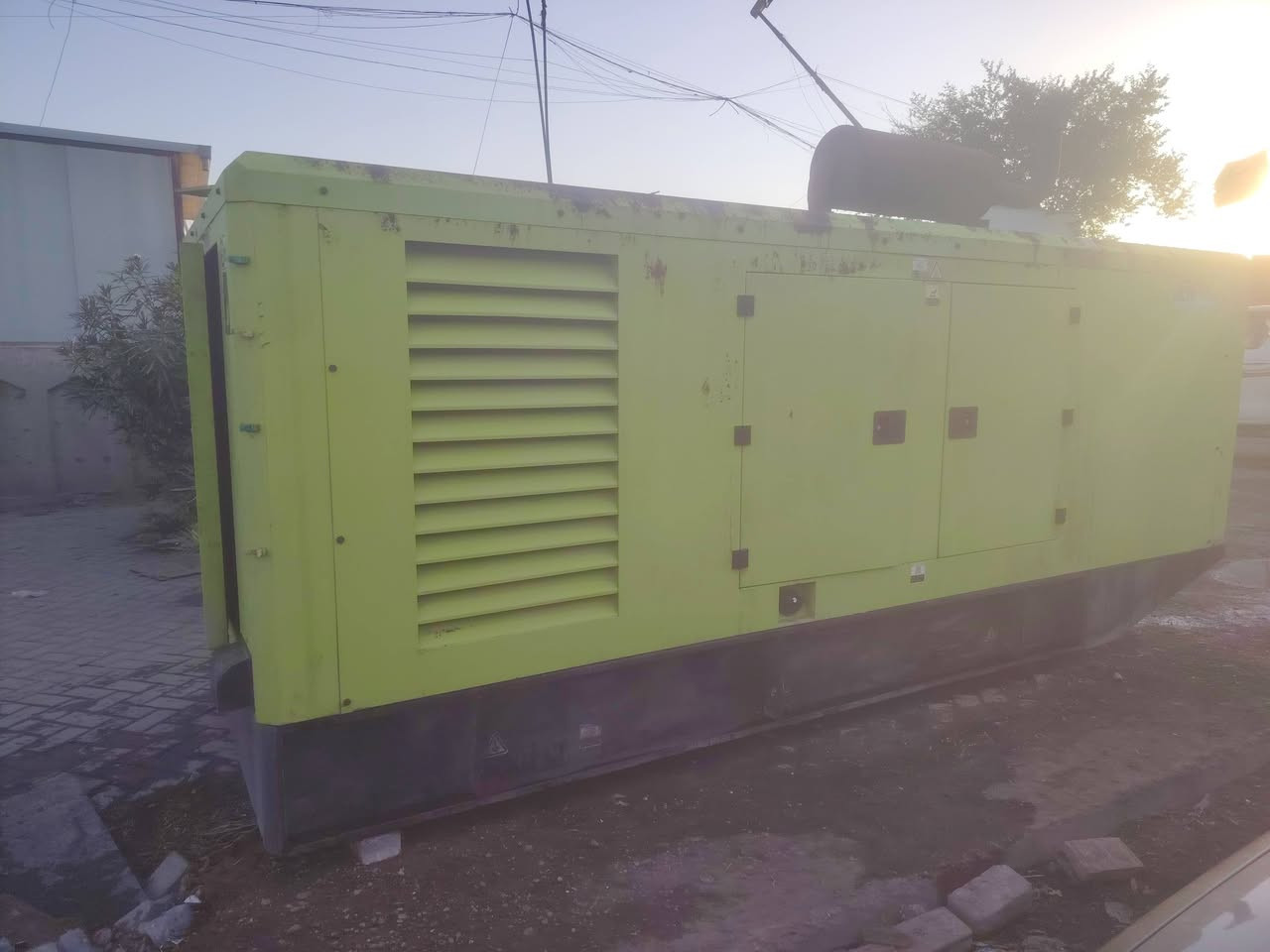 السلام عليكم بيركنز 1300 نضافه 100/90 كلش نضيفه كول نقص ما بيها شرط الشغل والتحميل بكاني بغداد النهضة شارع كريم النده السعر 80 وبيه مجال للشراي رقم الهاتف *********** موجود واتساب
