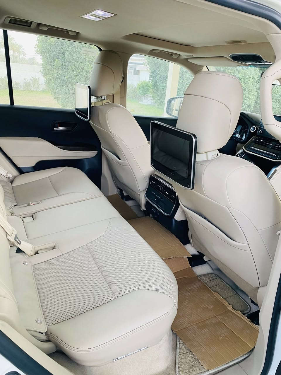 السلام عليكم اخواني الاعزاء للبيع لاندكروز موديل 2024 لمتدد شركة ساز ام الضمان ماشية 9 تالاف حقيقي وضع الزيرو كفالة عامة من كلشي رقم سليمانية سنوية بأسمي شرط التحويل السيارة 6 سلندر محرك 4 تالاف تنفس طبيعي فول مواصفات عارضها 740 ورقة قفل نهائي مكاني بغداد المدائن اي استفسار 
***********
