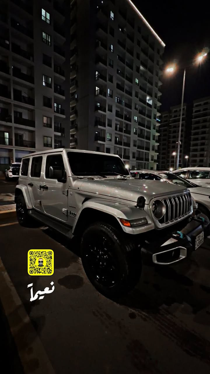 السلام وعليكم 
للبيع 
حيب رانكلر موديل ٢٠٢٤ 4xe
محرك 4 سلندر ثلاث انظمة قيادة 
السيارة طيارة 375 حصان

ماشيه ١٨ الف كيلوا 
السيارة بحالة الوكالة جديدة كلش 
فول الفول للأخير صحارى فئه خاصه 
جلد اسود تطريز بلون جوزي
كشنات كهرباء 
كشنات تدفئه
سترين تدفئه
كاميرا اماميه
زراك كاميرا 
كاميرا خلفيه
مرايه وسطيه اوتودم 
رادار حانبي 
رادار خلفي 
رادار امامي
سياقة ذاتيه 
بريك طوارئ تلقائي
كشافات اماميه 
ليد كل الانارة اللي بالسيارة 
ايرباك عدد ٦ 
نظام صوت Alpine 
امبليفاير بالجنطة بيها صوت كلش قوي 
شاشة كبيرة بيها كل اعدادات السيارة 
بيها نظام Alexa 
شاحة السيارة كيبل شحن سريع 
ويجي وياها بطارية اضافيه تشحن بيها من السيارة لسيارة ثانيه 
نظام تعليق solid axle يجي بالصحارى يكون مريح للأستخدام اليومي 
السيارة فول للاخير وقليل تجي هيج مواصفات 
كلش جديده بعدها بحالة الوكالة حادثها كلش خفيف بدون ايرباك بدون دواخل 
رقم سليمانية بأسمي
جام مظلل امامي ٥٠ ٪؜
جام مظلل خلفي ٨٠ ٪؜ 
كتاب تظليل من سليمانية بشهر الواحد باقيله اقل السنه ويسقط 

مكاني السيارة حي الجهاد 
او السيدية 
سعر السيارة 36.800$$ الف دولار ‼️‼️
هذا رقم تليفوني

*********** تفضل اتصل وتدلل
