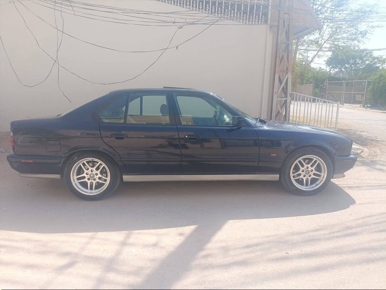 سلام عليكم
بي ام موديل 94 ,BMW 525
مكينه مسكر دبل فانوس
كير اتوماتيك
صدر جديد قبل اسبوع بدلت
تبريد شغال وجاهز مابي نقص
ويل M
ABS
كشنات جلد 
سلايت 
لايتات زنون 
سياره مال جناي باسمي رقم أربيل
السعر 80 وبيها مجال
***********
مكاني النجف
