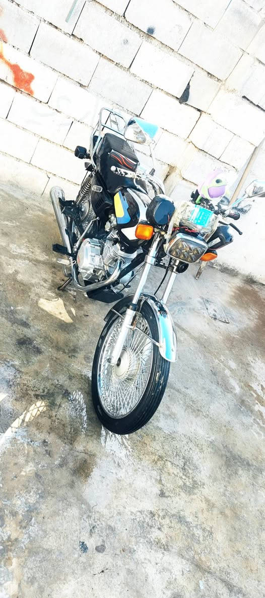 البيع تايكر موديل 2012
محرك كير كهربائيات شغال
ماعايزه شي
السعر 350 وبيه مجال
العنوان صلاح الدين قضاء العلم 
***********
