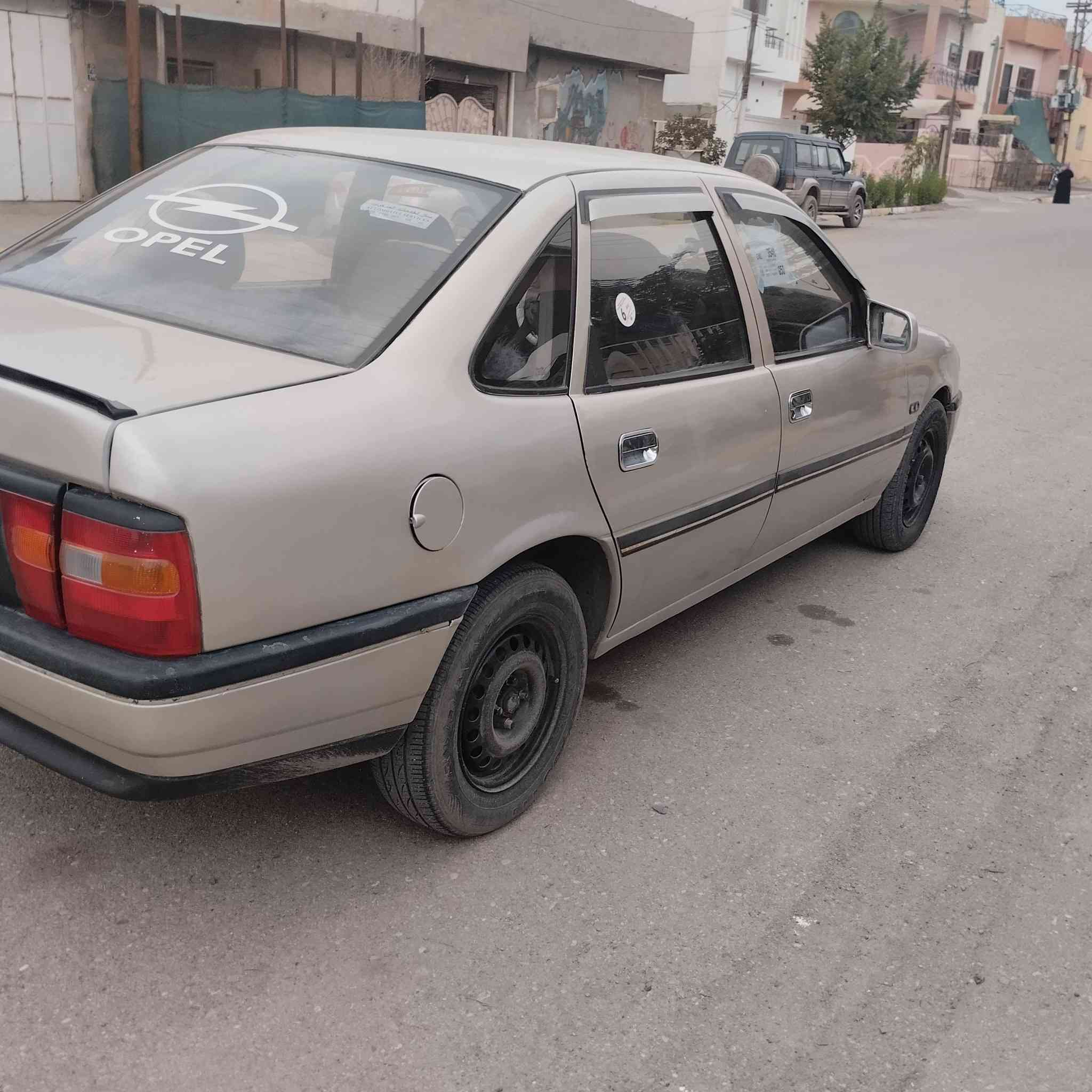 بسم الله. للبيع فكترا حجم 18
موديل 91 رقم كركوك سنويه 28
كابون بانزين موجود بدون حادث بدون دواخل
صبغ جماليه گير محرك بشرط 
صدر كهربائيات بشرط.👈 مكان كركوك 
سعر 43 ومجال
*********** واتساب
