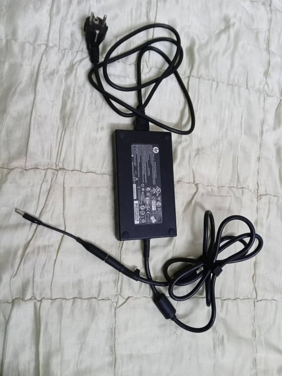 شاحن. لابتوب شرط الاصلي لاجهزه الورك ستيشن hp
السعر 10 الف
عنواني بغداد الكرخ


**إذا كنت صاحب هذا الإعلان وتريد حذفه لأي سبب، رجاءا أرسل رسالة إلى الدعم الفني**