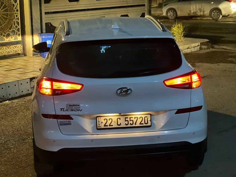 سلام عليكم
الهم صلي على النبي محمد

للبيع توكسن 2019شركة القاصد 

ماشيه 101السياره جديده 📦

 محرك وكير شرط لا نفخ ولا صرف

ملاحظه 📍بدون صبغ وبدون تبديل 

وبيها بارد باب النفر على كد شبر 

مواصفات السياره 🚙

بصمه تشغيل وبصمة ابواب 

 كشن كهرب شاشه كار بلي

مري شفط حساسات أمامية وخلفية  
وكروس سرعه 
ثلاثة انضمت قياده 
 (سبورت وايكو نورمال)
قطعتين تبريد 

دوسات رقم اربيل مسطره 

سعر 210 وبيها مجال للطيبين 

مكان السياره موصل حي سومر 

رقم الموبايل ***********
