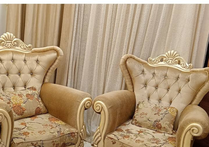 تخم زان 10مقاعد سعره مناسب للتواصل ***********
