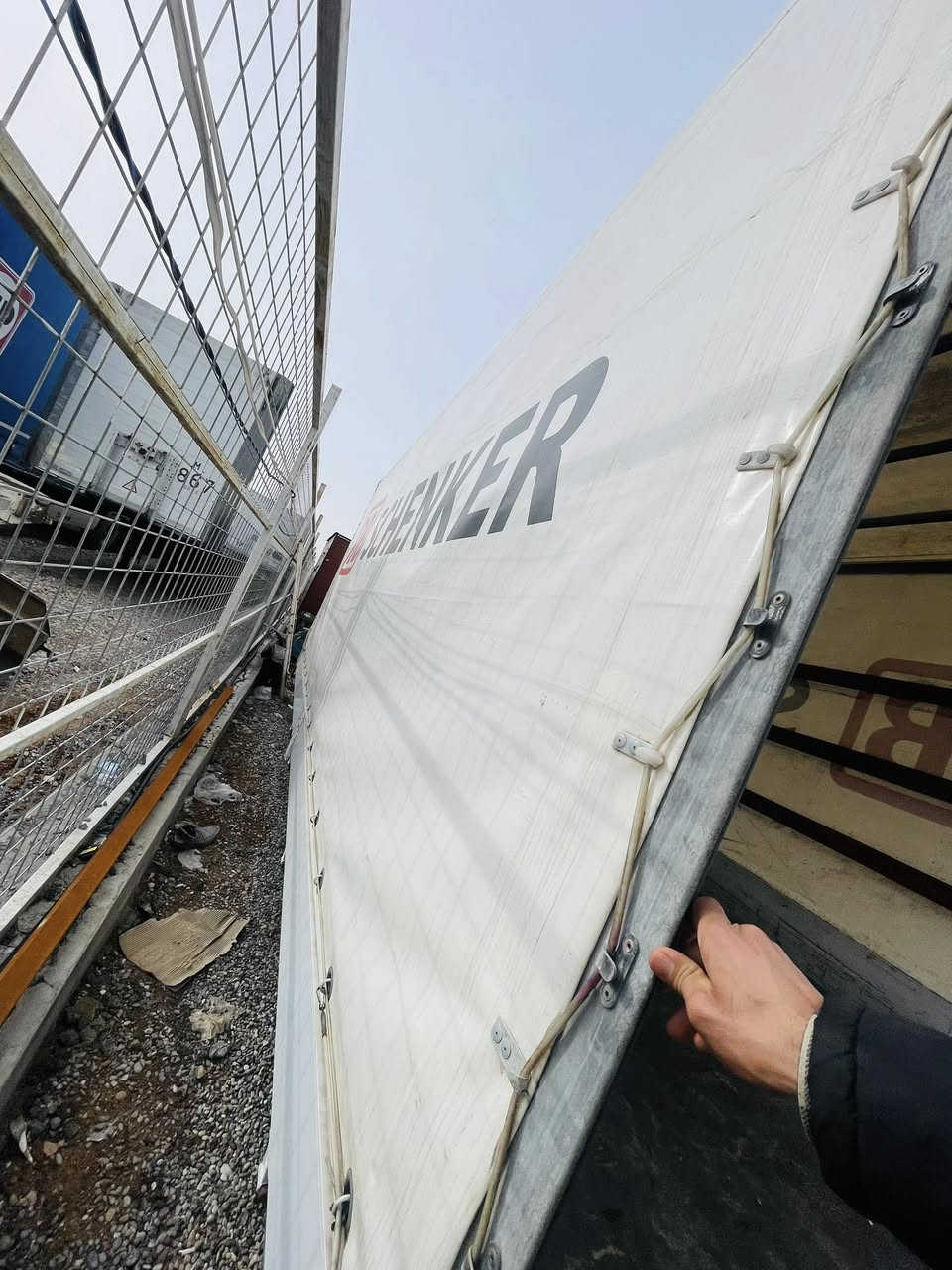 ﷽
بدى للبيع جديده
مال كاتى 2018 طول 6.25
سعر 22 $ بدوون باب . مكان اربيل قشتبه 
*********** - ***********
