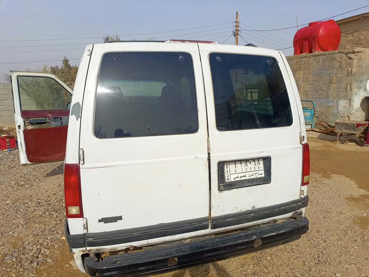 السلام عليكم ورحمه الله وبركاته اخوان سياره شوفر ليت موديل 94كير اومحرك ونجي كير اوتوماتيك مشروع وطني صلاح الدين سنويه مومنتهيه للبيع اومراوس سبعه راكب السعر 40ورقه هيت ***********
