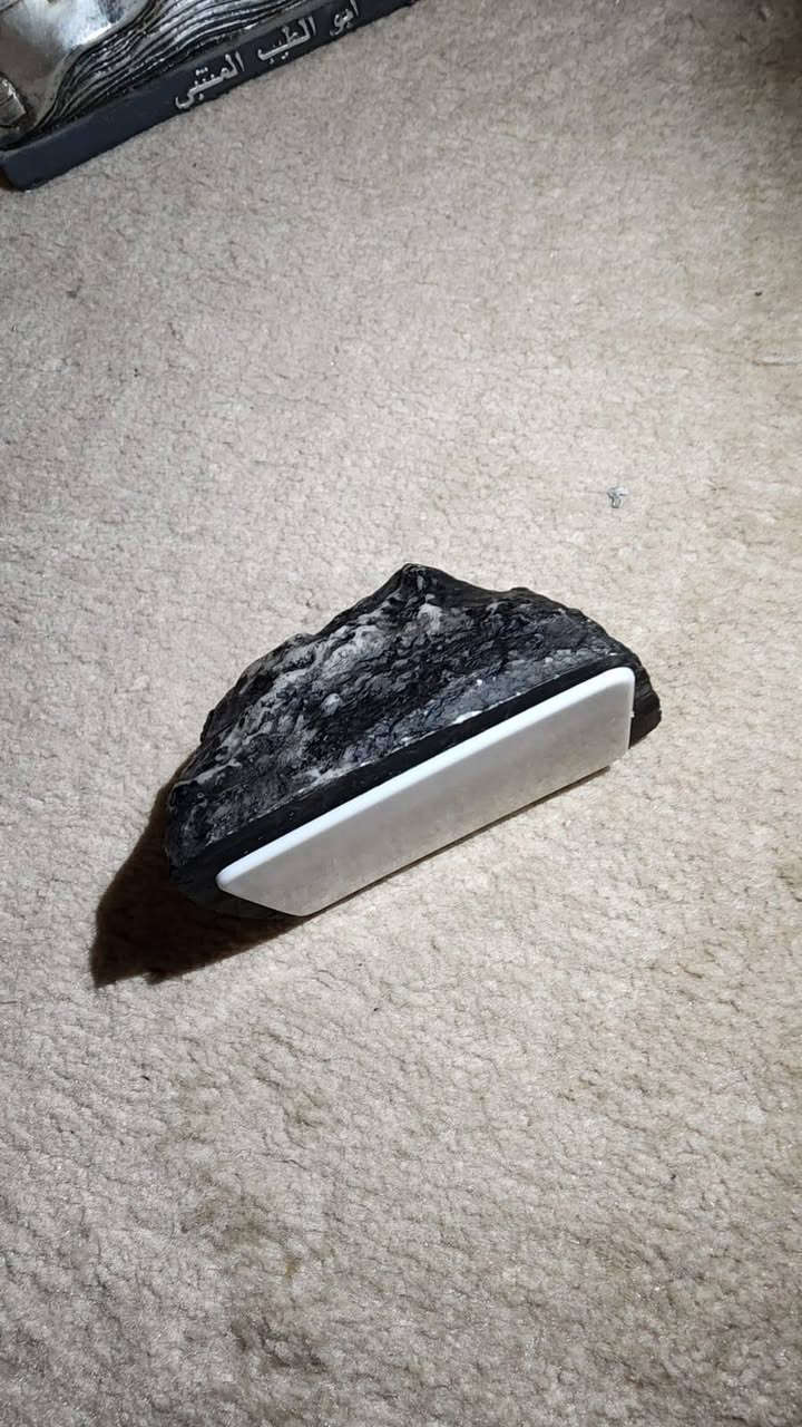 حجر ذو مخبئ سري 
للمفتاح أو الفلاش أو أي شي صغير 
وزن ثقيل _ جودة عاليه 
السعر ١٠ الف فقط


**إذا كنت صاحب هذا الإعلان وتريد حذفه لأي سبب، رجاءا أرسل رسالة إلى الدعم الفني**