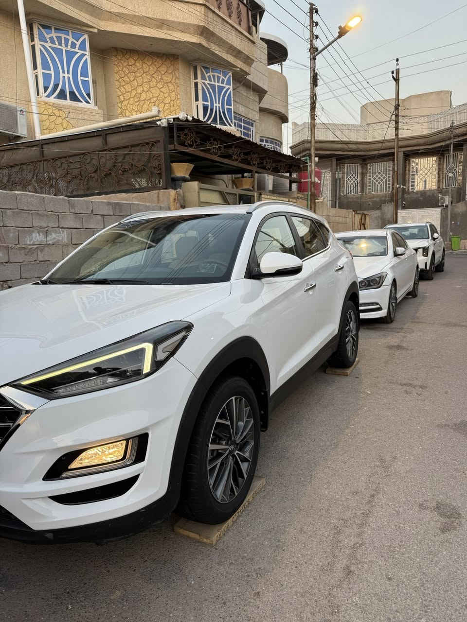 بيع فقط بدون مراوس – توسان 2020 خليجي
السعر:185 ورقة (قابل التفاوض )

ماشية: 66ألف حقيقي
الفحص: بوضع الشركة

المواصفات:
مكينة وكير برغي (ما مفتوح)
صدر أمامي وخلفي شرط بلاد على الشركة
بصمة لاخ جديدة غير مستعملة

)
كشنات مخمل 
دبل كشن كهرباء (2)
ايرل انفكشن
لايت عدستين زنون
بكلايت LED
شاحن وايرلس
حساس أمامي وخلفي
كامرة خلفية دوارة
تبريد قطعتين
اشارة ترحيب بليدات 
دبل LED
لايت متحرك (يصعد وينزل)

محرك 2000
سايد بريك رجل
تحكم ستيرن دبل
مرايات شفط
بصمة تشغيل + بصمة أبواب

رنجات 19 (خمس ويل)
3 وضعيات قيادة: عادي / سبورت / نورمل

السيارة فول مواصفات
رقم بصره  دولي

للاتصال: ***********
الموقع: البصرة 
@إشارة
