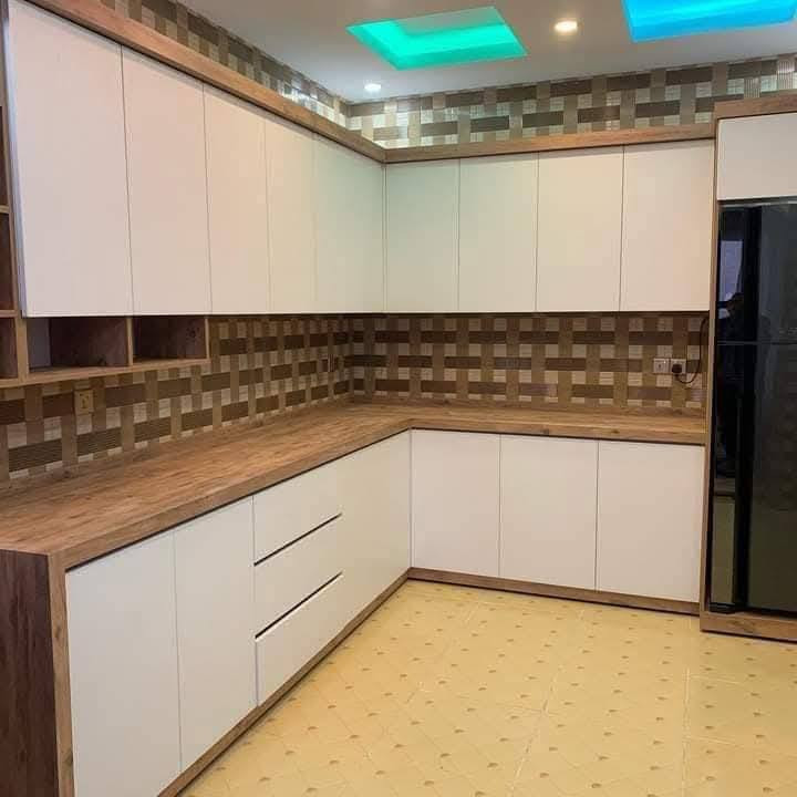 هه راج هه راج كه وانته ريكي 3مه تره مخسله كه شي مه ترو نيو به 550هه زاره ره نكوديزائين به خواستي كريار خويه تي بو زا نياري زياتر بيوه نديمان بيوه بكه ن *********** واتسئاب فايبه ريشي له سه ره گه ياند مان هه يه بو سه رجه م شاره كان ***********
