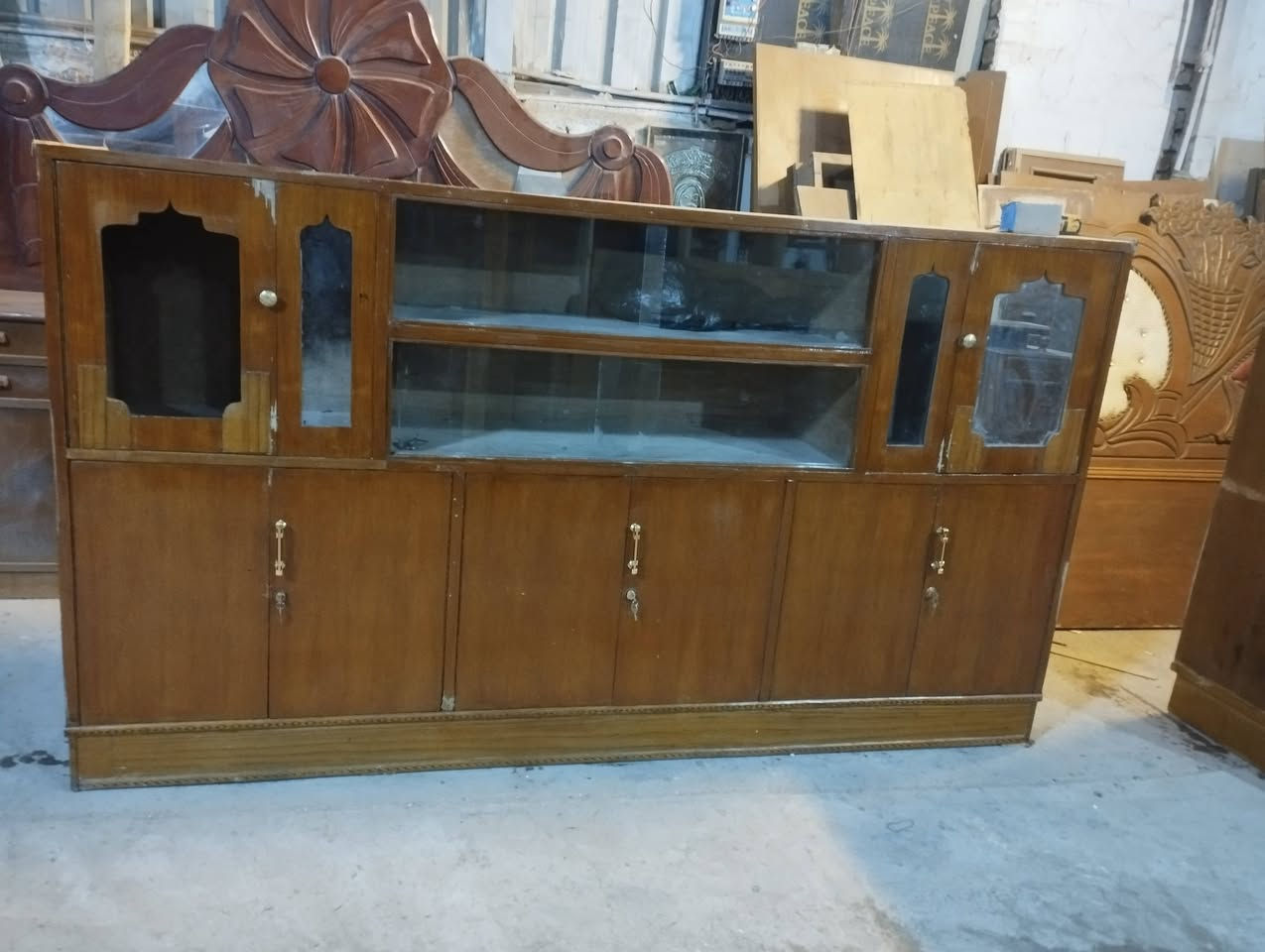 كنتور 3باب+جربايه+بوفيه3مترتسكام+بوفيه مترين ونص تسكام نضيفه للبيع العنوان حي العسكري قرب صيدلية الماس بالفرع للاستفار عل رقم 📱 ***********. ***********
