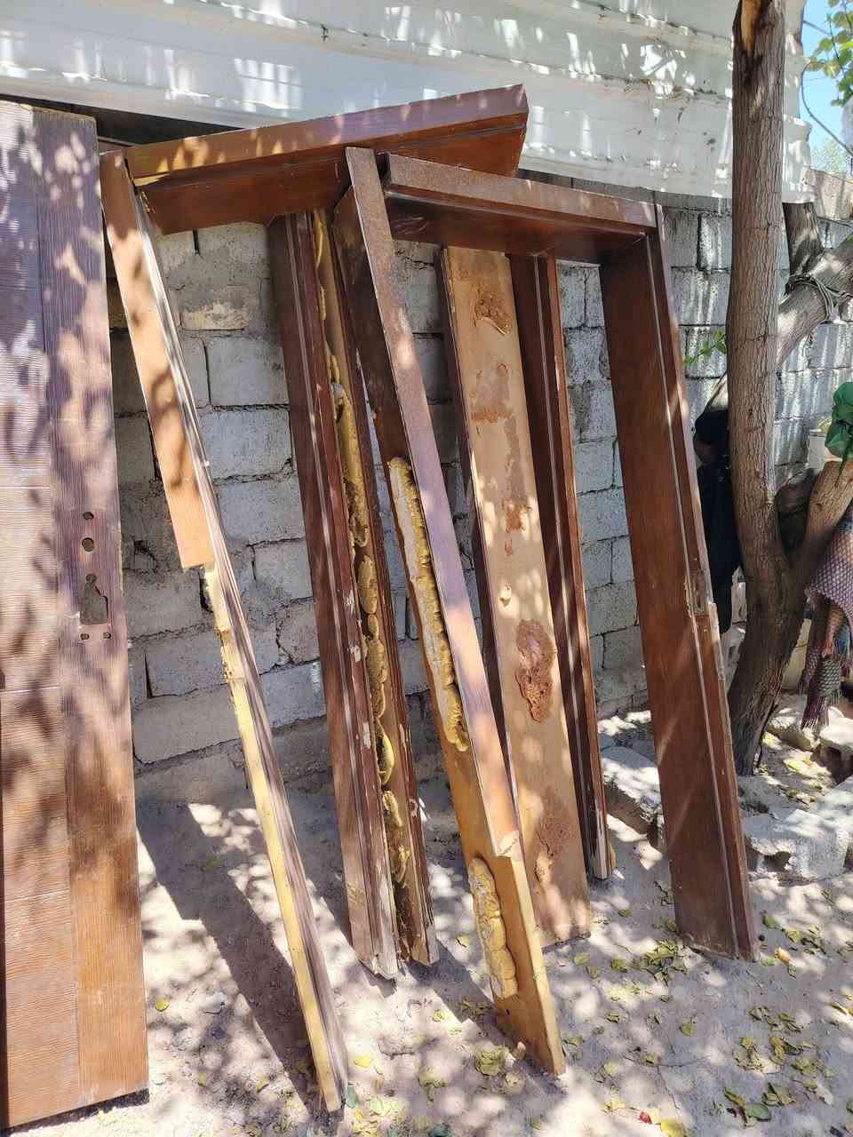 بيبان خشب صاج مال تفليش للبيع السعر على الخاص العنوان كربلاء الشبانات***********
