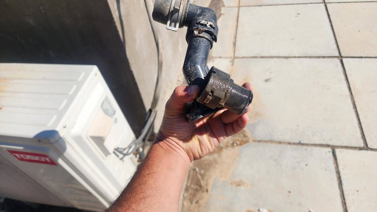 غراض للبيع 
دعاميه فورتي موديل ١٦
وذني دكشن بارد كامل ويا جويتر  مال دوش ٢٠٠٠

و هاي الكوعى هم مال مكينه دوش ٢٠٠٠
و هاي مال صالنصة 
قيم بما يرضي الله 

***********
