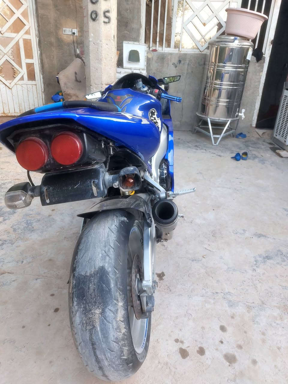 Yamaha R1
ياماها ار وان دراجه خير من الله محرك مكفول مامفتوح جيب وياك فيتر اي واحد يفحصها حماوه انساها   دراجه قويه ياباني مكاني بغداد *********** الرقم بي واتساب للاستفسار
