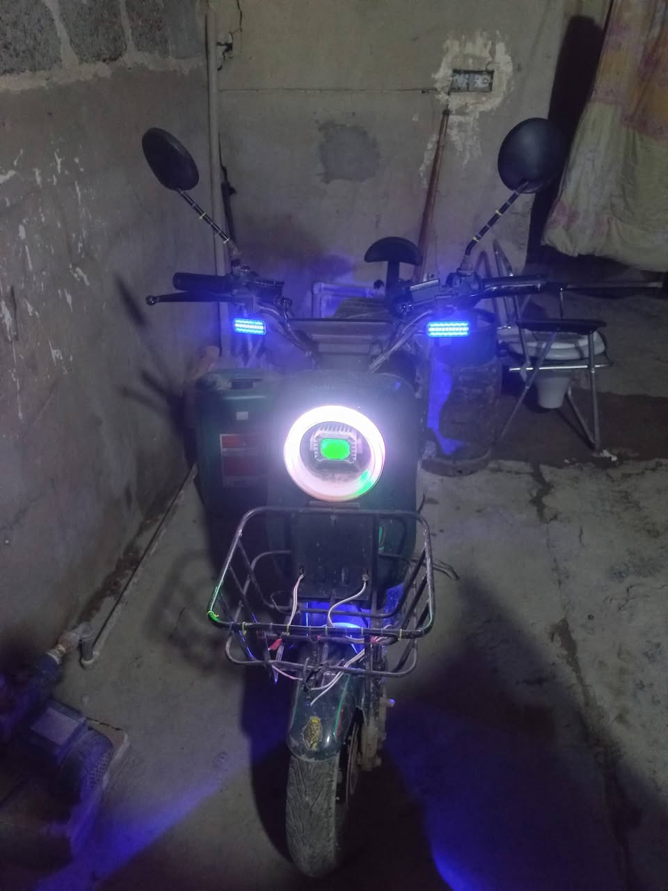 مرخصت مدير لكروب دراجه شحن فول جديده بس ماغسلها بطريات منفوخه سعر دراجه 300مكاني ابوغريب ***********شراي يتصل
