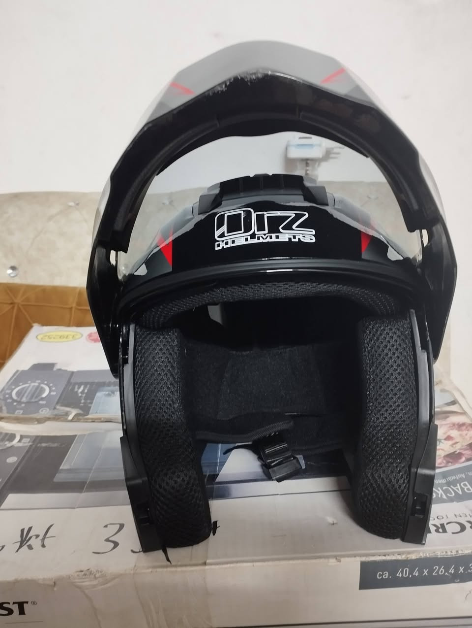 الخوذه المرغوبة عند الاغلبيه فج قلاب 
شي مرتب وضد الصدمات
يجيك وياها كفوف سيفتي طلعت وياها 
قيمو بما يرضي رب العالمين 
واسعارهم معروفه بالبيجات والمحلات


**إذا كنت صاحب هذا الإعلان وتريد حذفه لأي سبب، رجاءا أرسل رسالة إلى الدعم الفني**