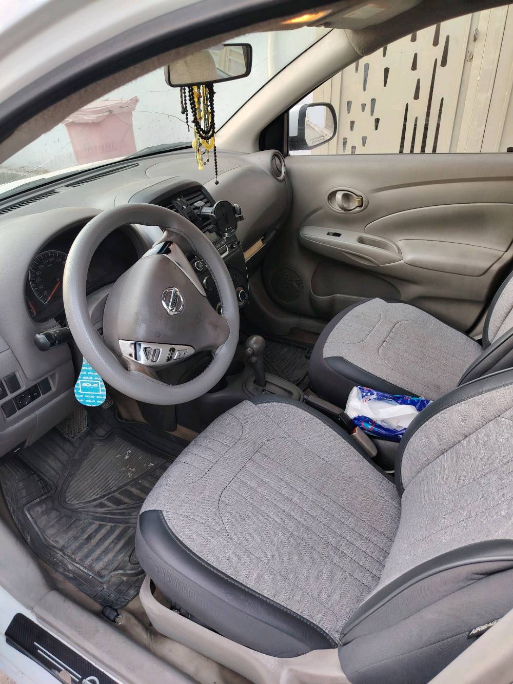 سني ٢٠١٨ هندي ماشيه ١٧٩ السيارة باسمي بيها بارد فقط التبديل ولا صبغ المكينه والمحرك خير من الله تخم تاير وحداديه جديدة 
تحويل ثاني يوم  