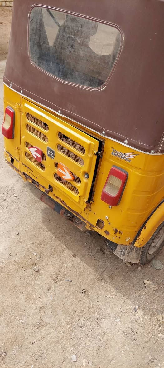 السلام عليكم تكتك للبيع موديل 18 سعره 4 ملاين رقم هاتف ***********
