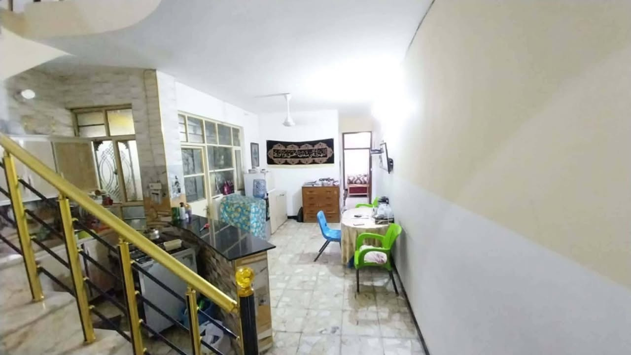 السلام عليكم
بيت للبيع 100م (5×20) طابو زراعي سند 25 طابق ونص 
البلديات شارع المصرف فرع افران الحيدري منطقة  ضياء الحلفي . السعر ( 155) مليون مع مجال بسيط .
الاستفسار اكثر الاتصال على الرقم ***********
