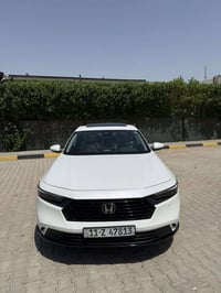شباب الي يدور بجم كبس وحادث خلفي بدون ايرباك هوندا اكورد exl موديل ٢٠٢...