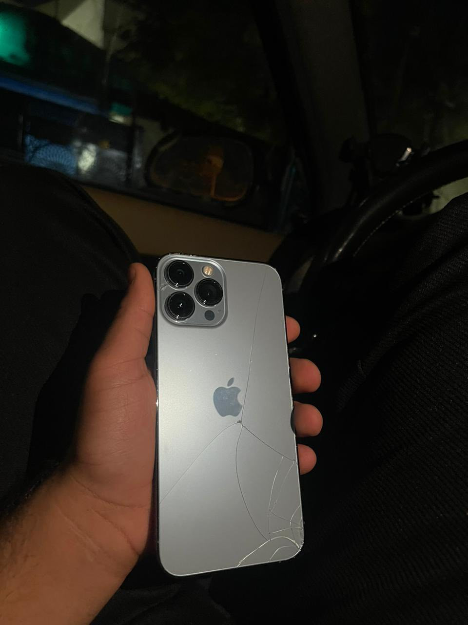 سلام عليكم 13برو ماكس ذاكره 256وبطاريه 87  
مستبدل شاشه وبطاريه وكامره من ابل يقره اصل 
عنوان بغداد حي اور 
الرقم ***********
