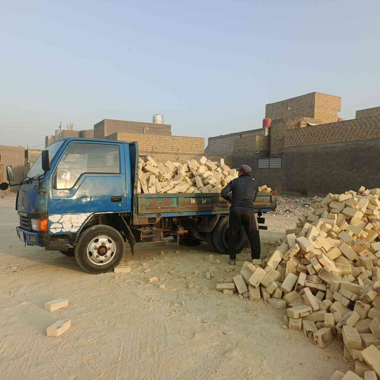 السلام عليكم كنتر عضم مديل 91 واصط راعيه بسمه سنويه بل ناصريه
سعره 85 ورقه بيه مجال قليل لشراي           جاهزه من كول شي كبل لشغل مكينه كير اكسن حداديه كله نضيفه مابيه كول نقص بيع مستعجل مكان سياره ذي قار مركز 
***********
