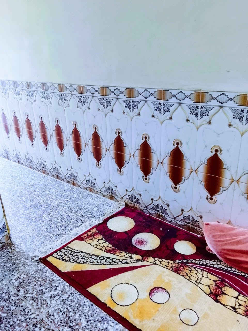 سلام وعليكم بيت للبيع 100متر حي دجله سعر 32بي مجال مي مجاري كهرباء بي فول مواصفات خطين كهرباء سحب ***********
