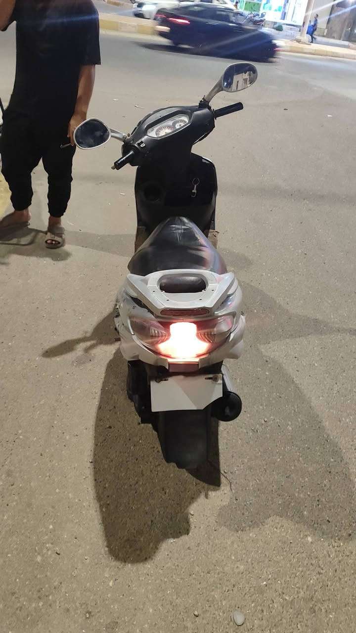 سلام عليكم موطور سايم ابو عيون للبيع موطور نضيف كهربائيات شغاله موطور جاهز السعر 400وبي مجال غير موجود ع فيس 
الرقم ***********
