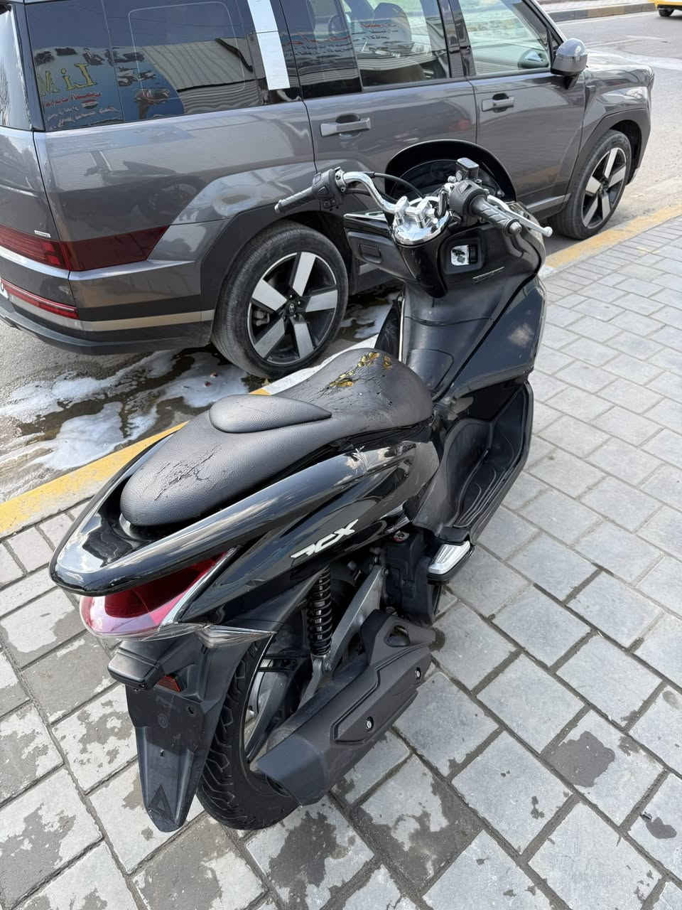 معرض الواثق لتجارة الدراجات النارية 

الجيل الاول مستخدمة بيها نواقص 

للبيع السعر مليون و 50 الف 
للاستفسار اتصل وتدلل 
***********
***********
