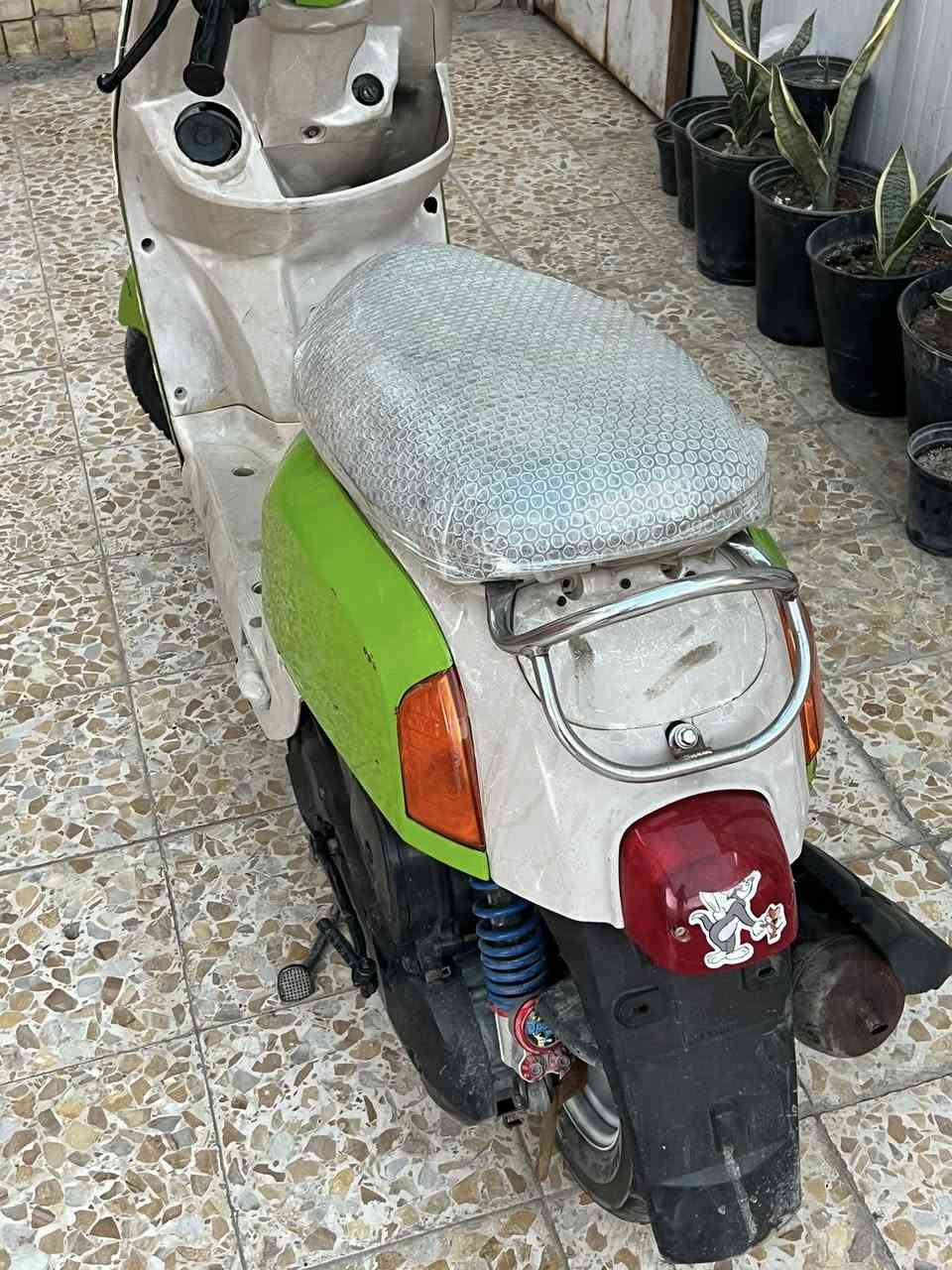 سلام عليكم ماكس بوليسي البيع دراجه حلوه وخير من الله مكينه مفتوحه مره وحده دراجه تغير لون سابقن وردي دبلات ٣ جديد تايرات ٢ جدد نهضه ومعدل خير من الله تجي وتشوف بعينك درجه رادله ترتيب كهربايات مثل لايت كدام انه مشتري الهه بل صندوك موجود بعدني ماشاده الشاير رادلهن ربط السلف عاطل والسعر ٥٥٠ وبيعه مجال قليل مكاني القرنه الشرش رقمي *********** وتساب انتصال عله الخاص موجود
